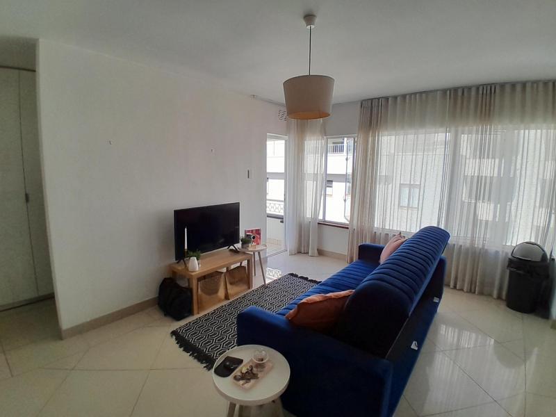 To Let 1 Bedroom Property for Rent in Sea Point Western Cape